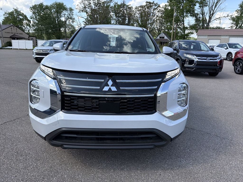 2026 Mitsubishi Outlander ES