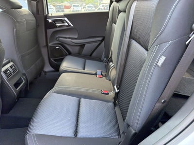 2026 Mitsubishi Outlander ES