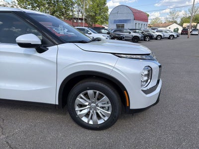 2026 Mitsubishi Outlander ES