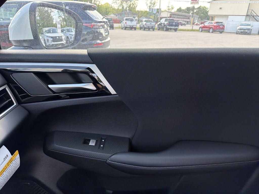 2026 Mitsubishi Outlander ES