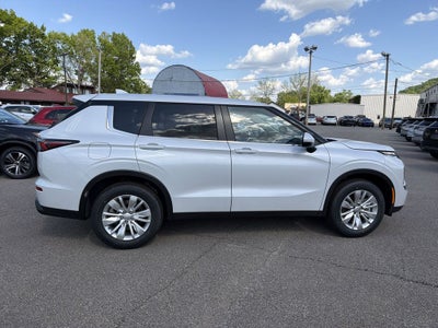 2026 Mitsubishi Outlander ES