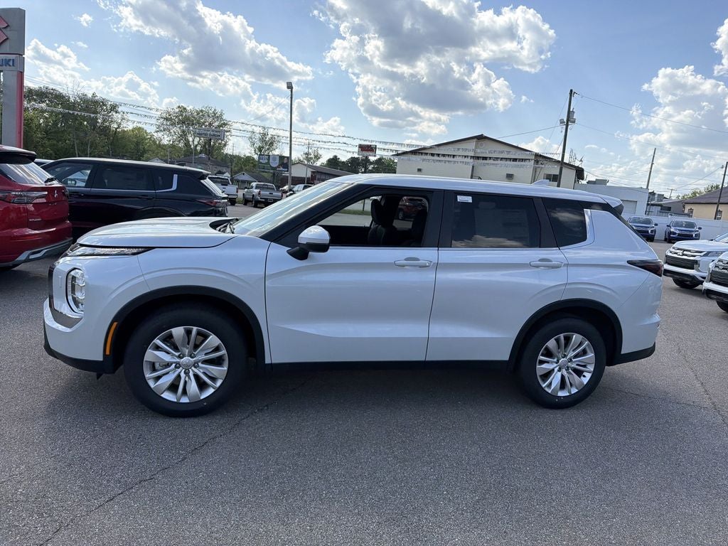 2026 Mitsubishi Outlander ES
