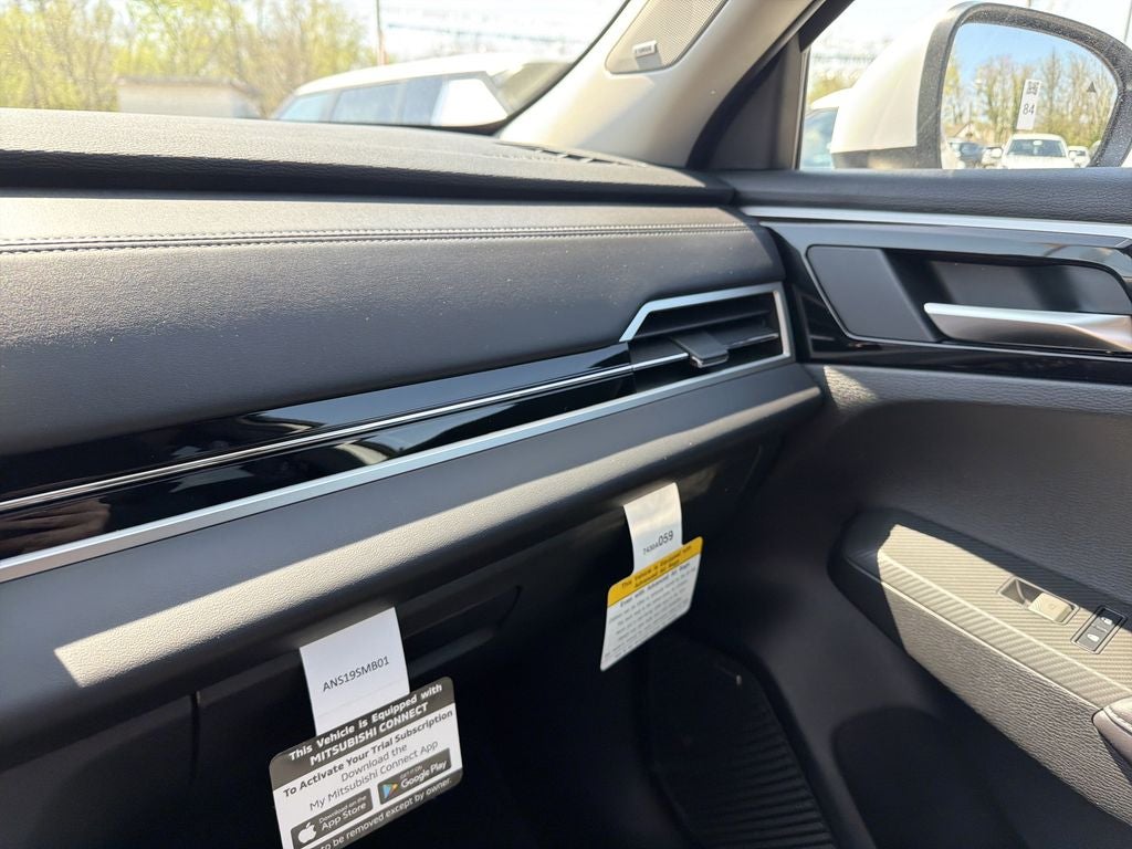 2026 Mitsubishi Outlander ES