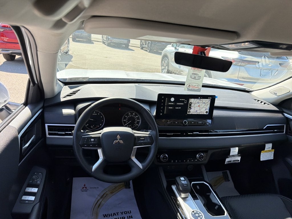 2026 Mitsubishi Outlander ES