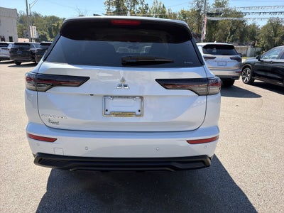 2026 Mitsubishi Outlander ES