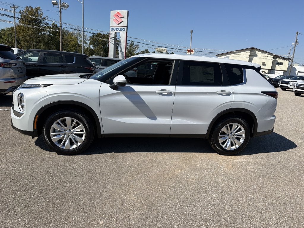 2026 Mitsubishi Outlander ES