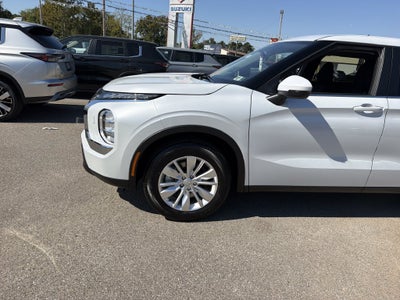 2026 Mitsubishi Outlander ES