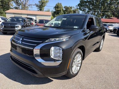 2026 Mitsubishi Outlander ES