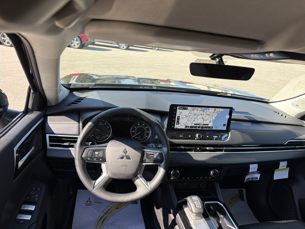 2026 Mitsubishi Outlander ES