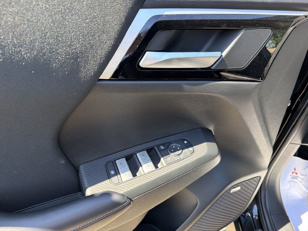 2026 Mitsubishi Outlander ES