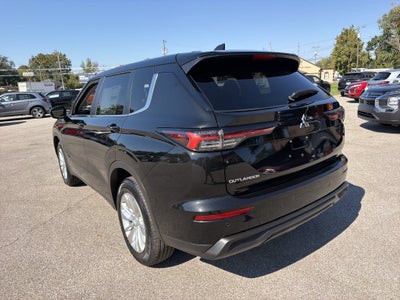 2026 Mitsubishi Outlander ES
