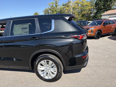 2026 Mitsubishi Outlander ES
