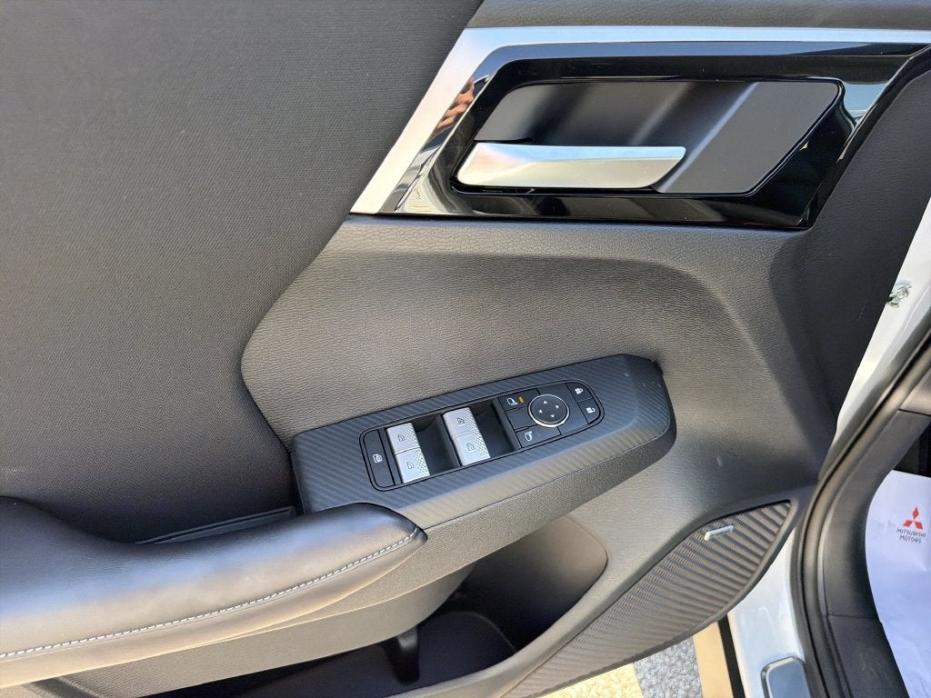 2026 Mitsubishi Outlander ES