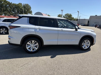 2026 Mitsubishi Outlander ES