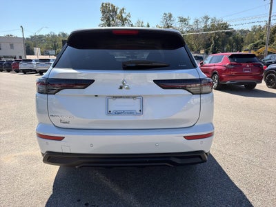 2026 Mitsubishi Outlander ES