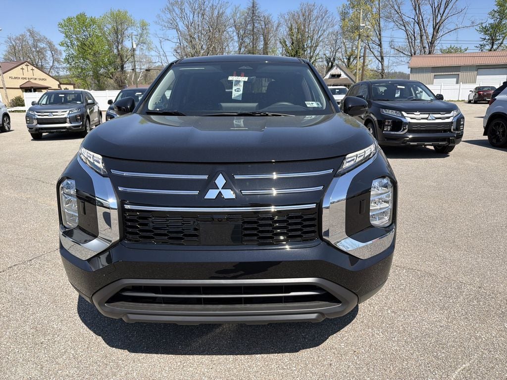 2026 Mitsubishi Outlander ES