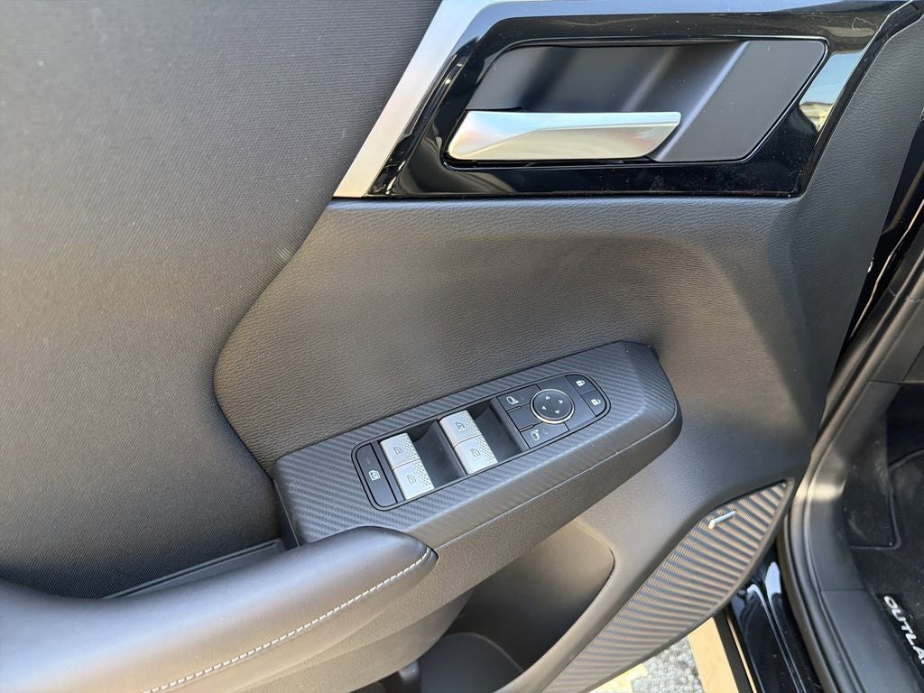 2026 Mitsubishi Outlander ES