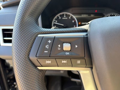 2026 Mitsubishi Outlander ES