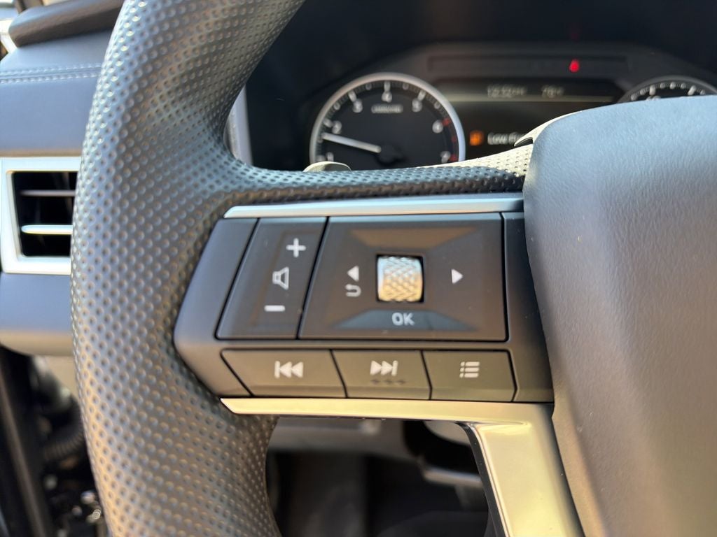 2026 Mitsubishi Outlander ES