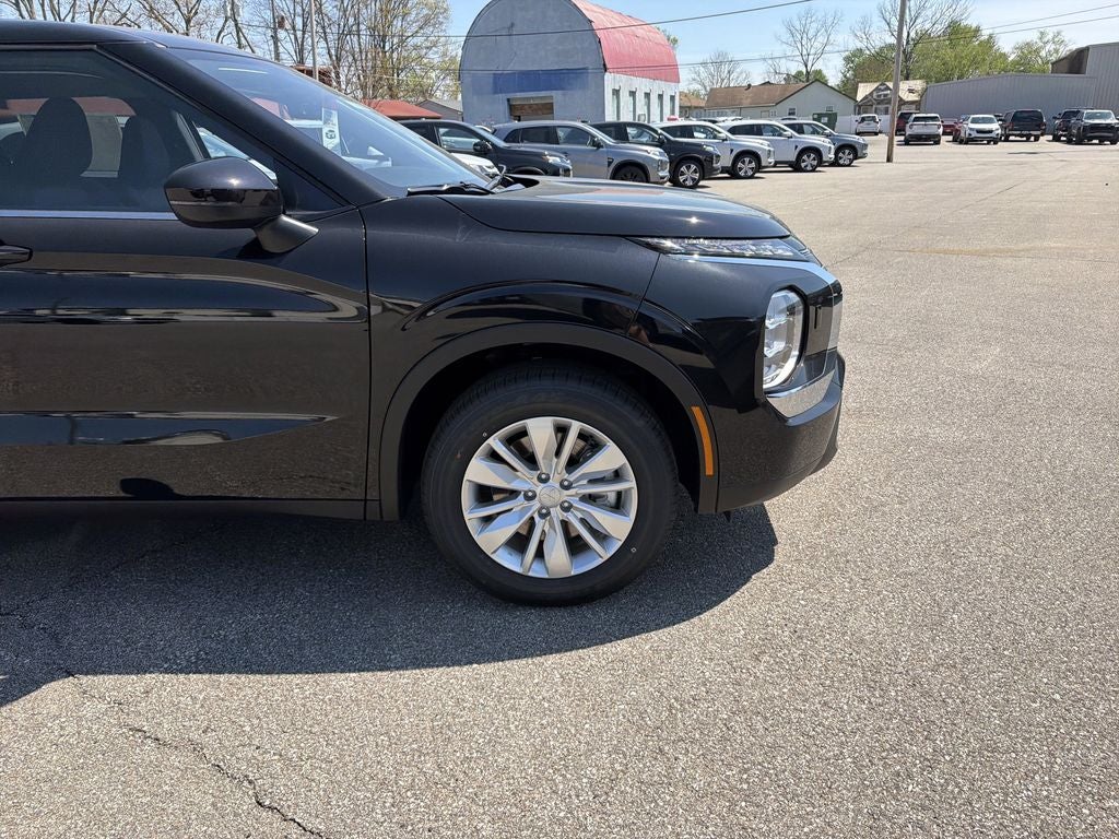 2026 Mitsubishi Outlander ES