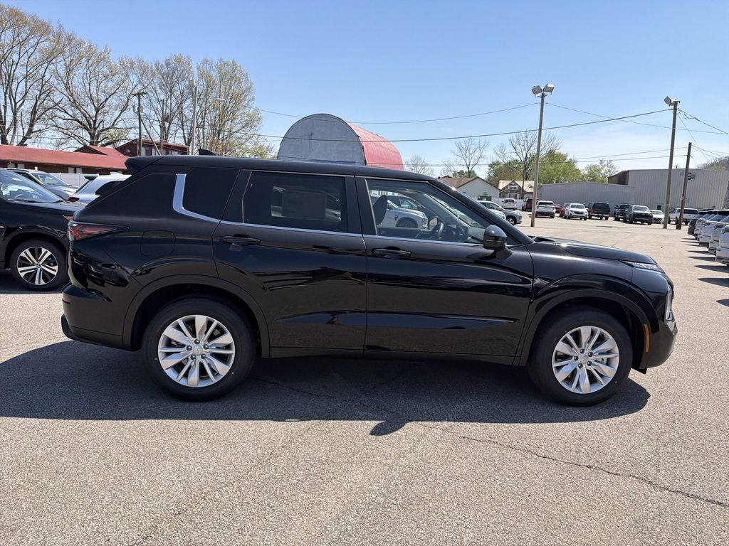 2026 Mitsubishi Outlander ES