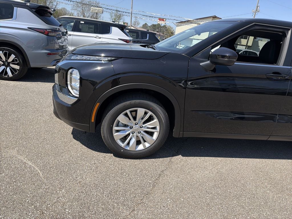 2026 Mitsubishi Outlander ES