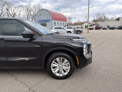 2026 Mitsubishi Outlander ES