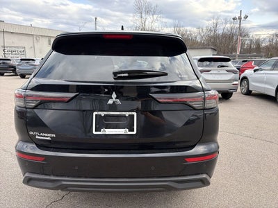 2026 Mitsubishi Outlander ES