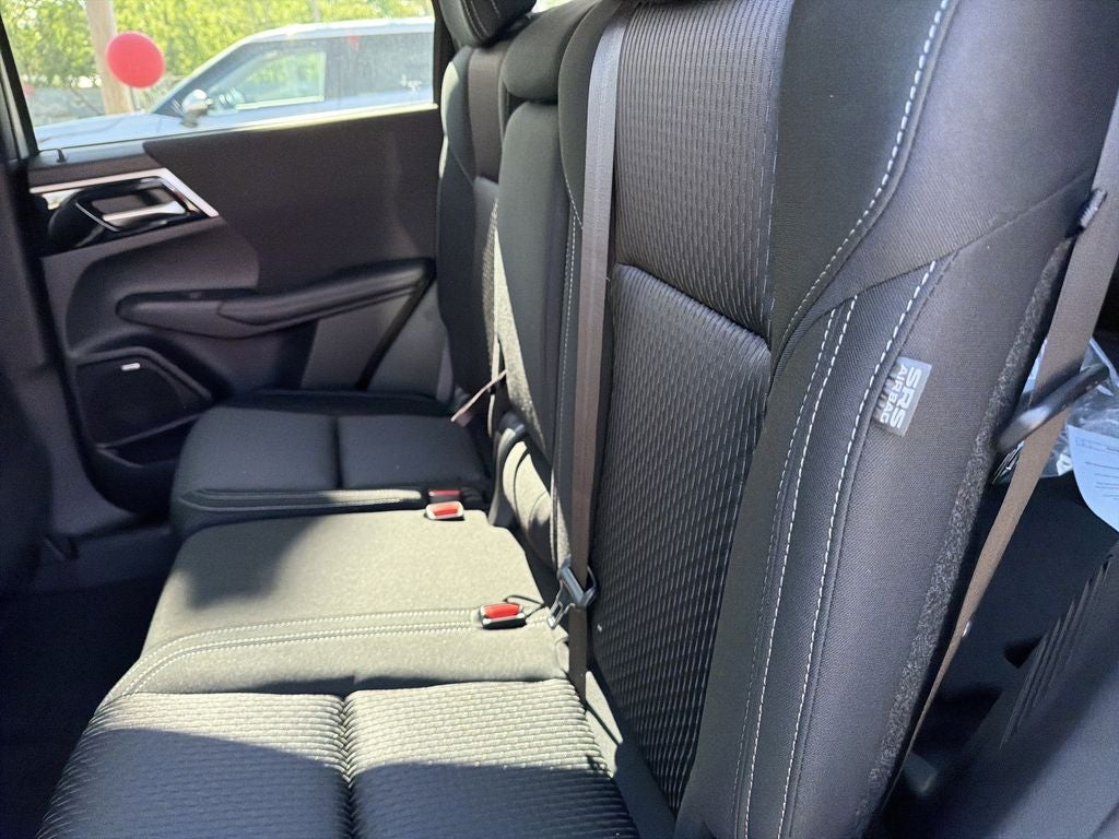2026 Mitsubishi Outlander ES