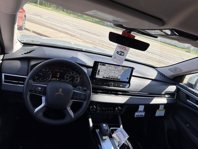 2026 Mitsubishi Outlander ES