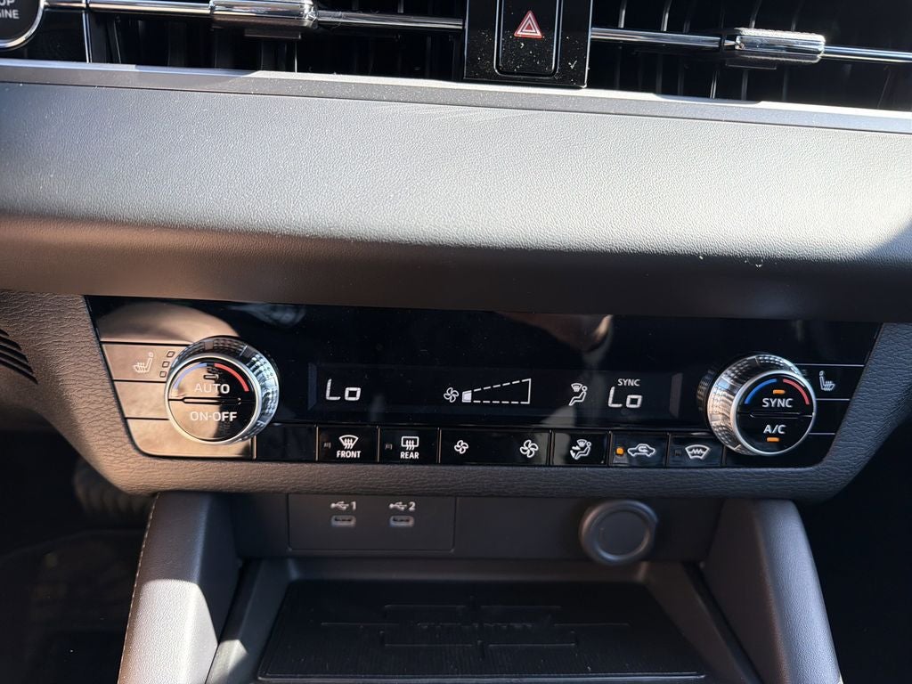 2026 Mitsubishi Outlander ES