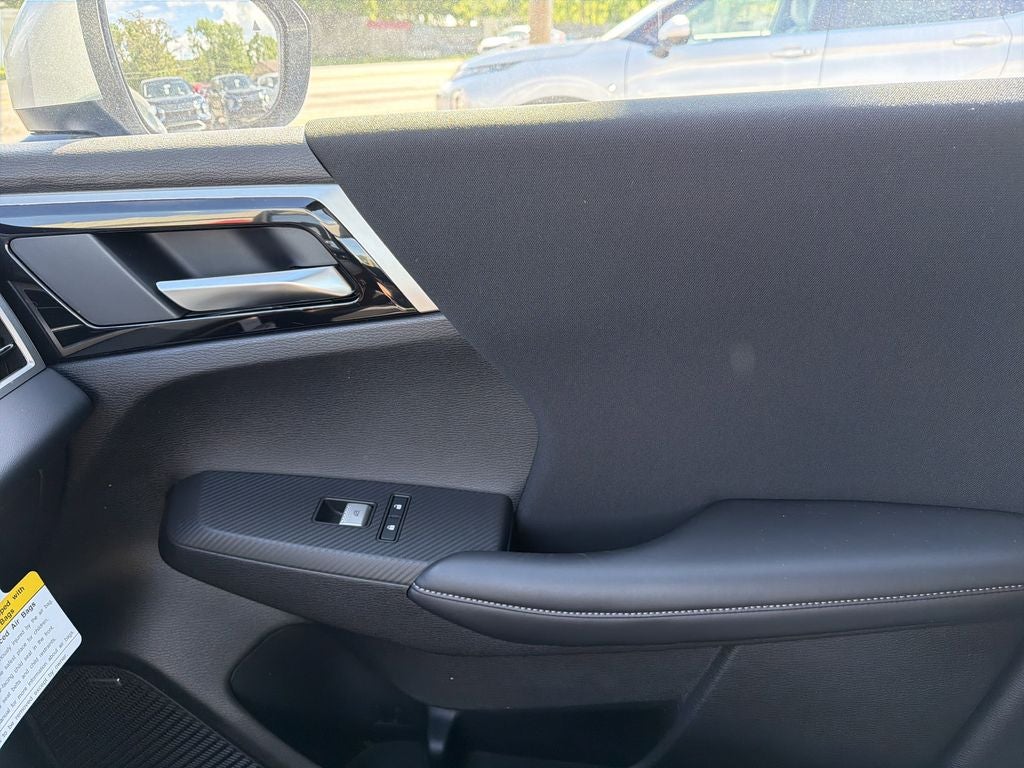2026 Mitsubishi Outlander ES
