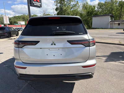 2026 Mitsubishi Outlander ES