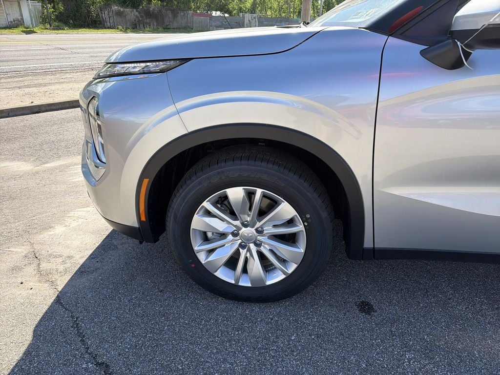 2026 Mitsubishi Outlander ES