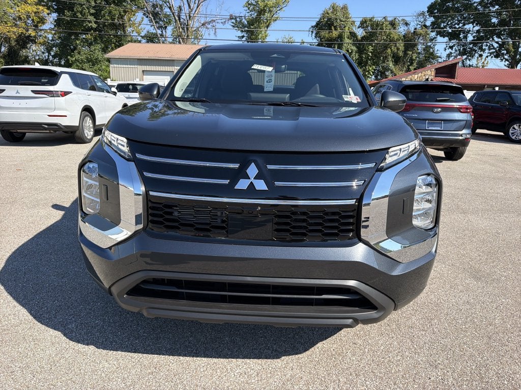 2026 Mitsubishi Outlander ES