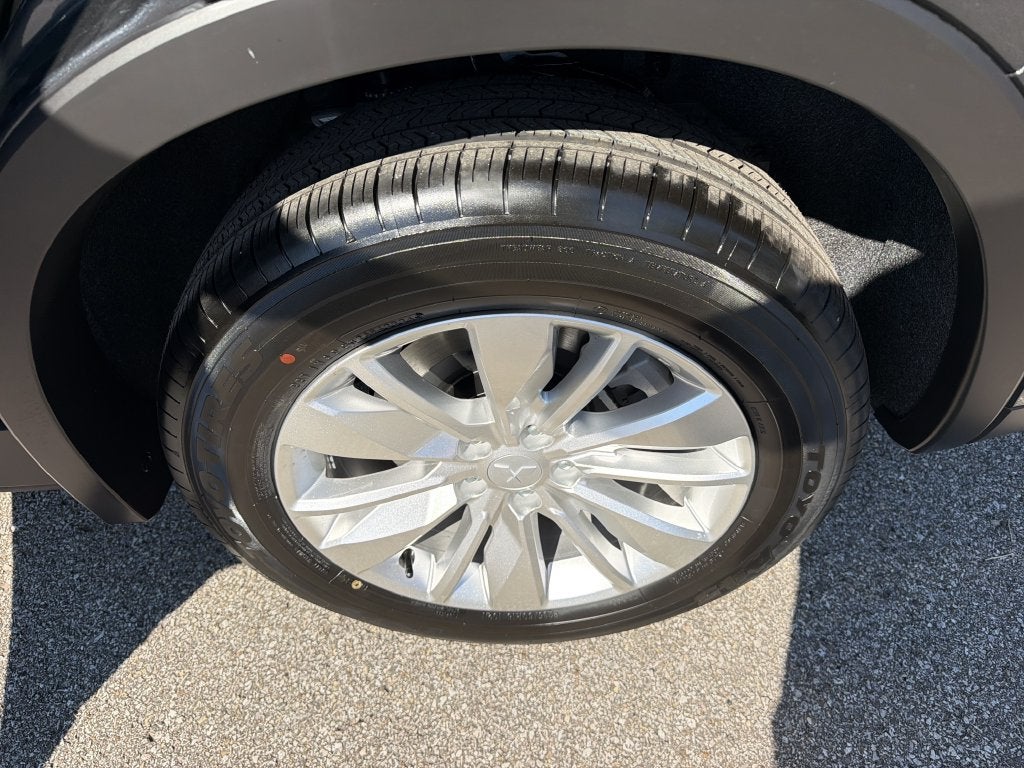 2026 Mitsubishi Outlander ES