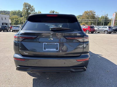2026 Mitsubishi Outlander ES