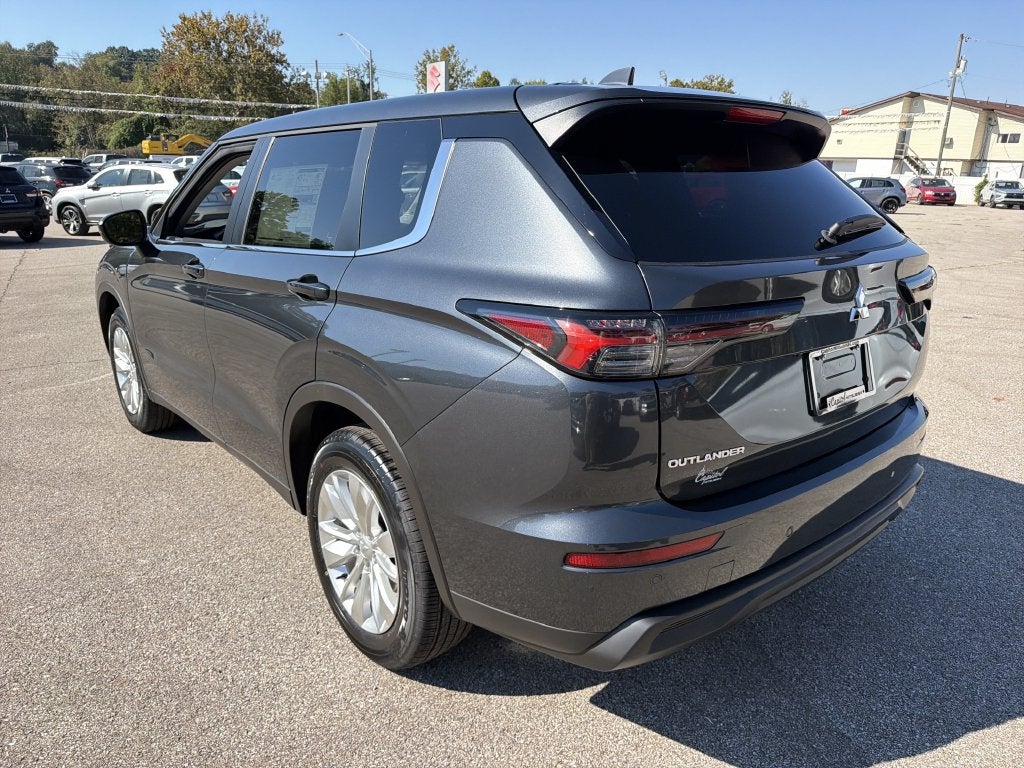 2026 Mitsubishi Outlander ES