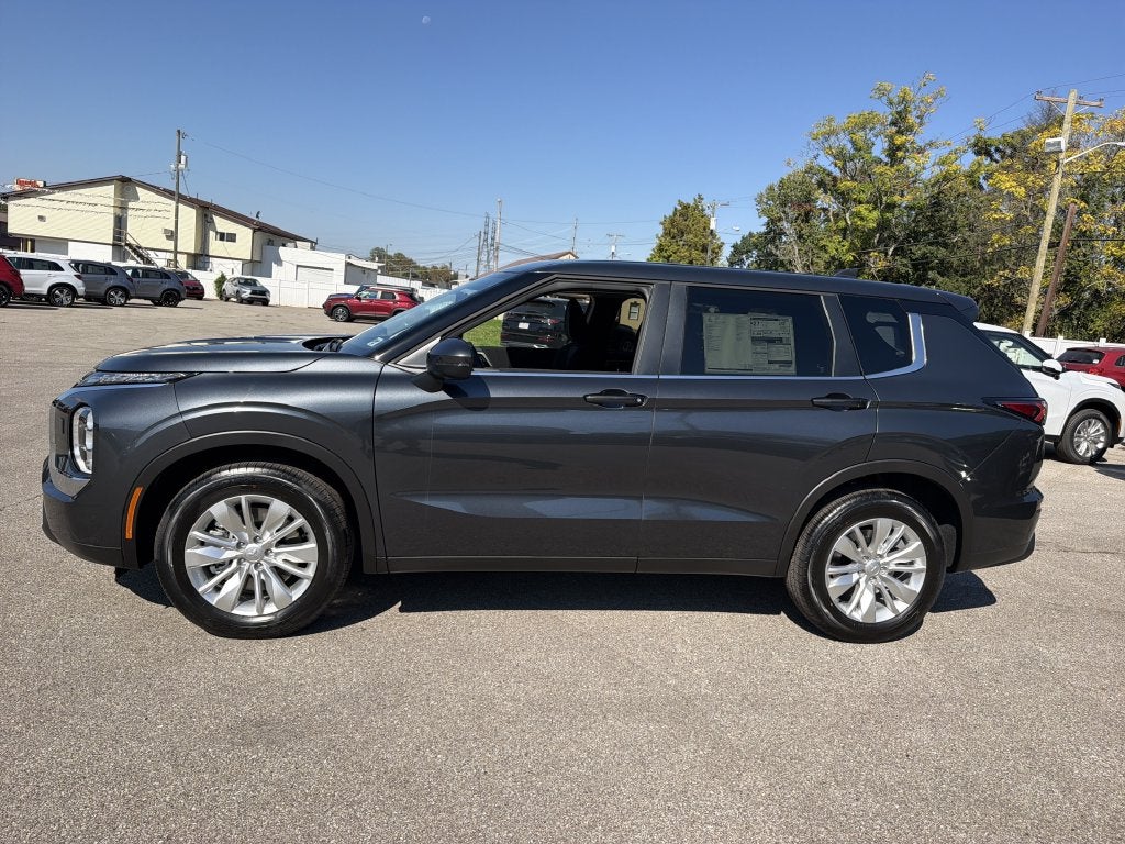 2026 Mitsubishi Outlander ES