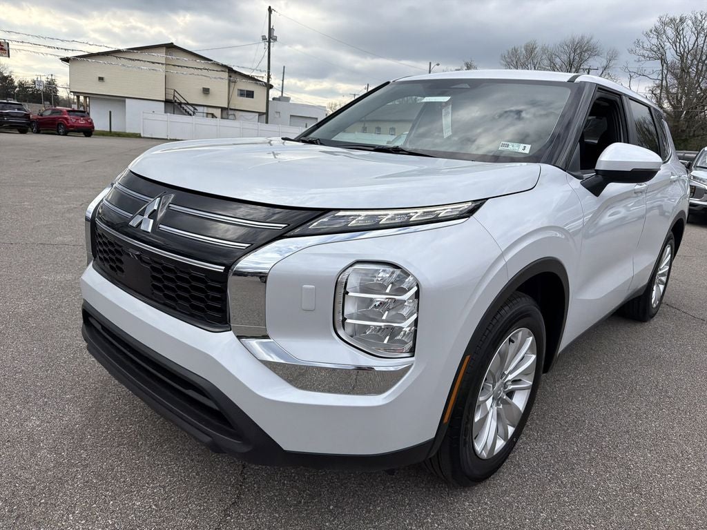 2026 Mitsubishi Outlander ES