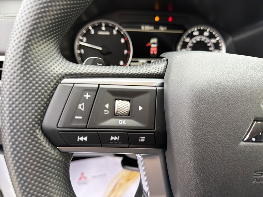 2026 Mitsubishi Outlander ES