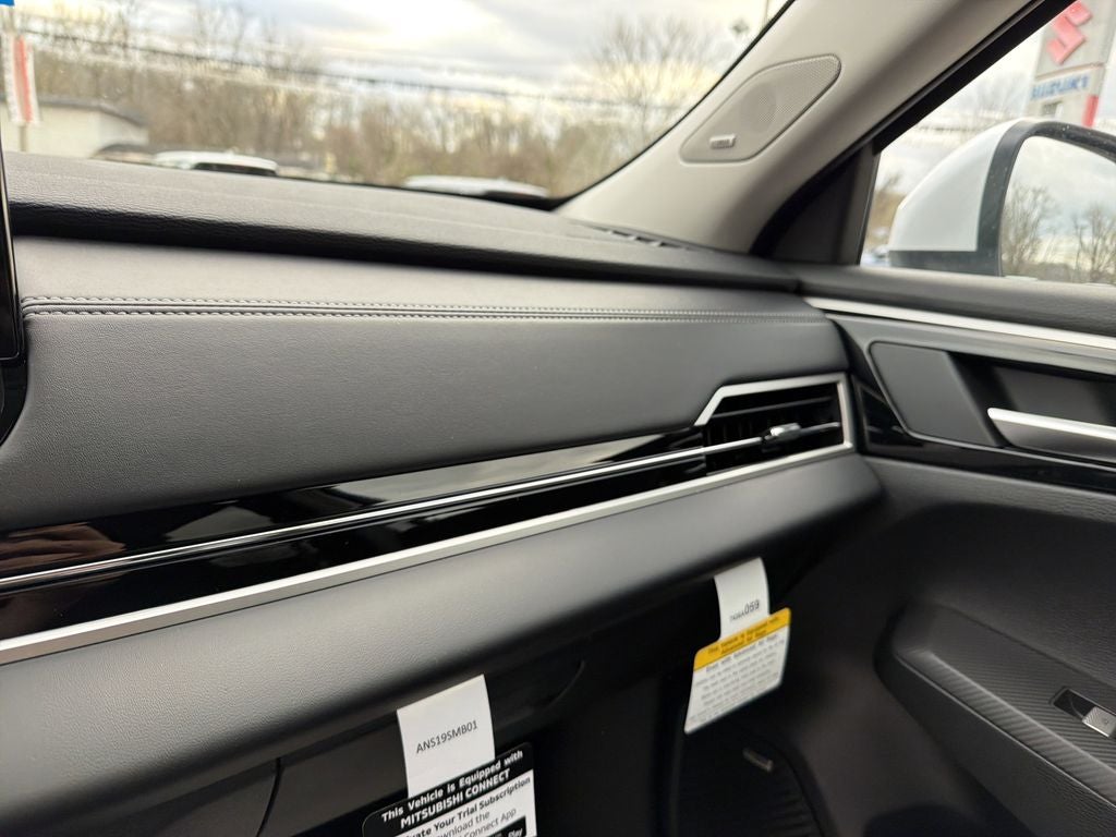 2026 Mitsubishi Outlander ES