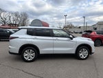 2026 Mitsubishi Outlander ES