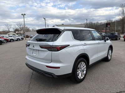 2026 Mitsubishi Outlander ES