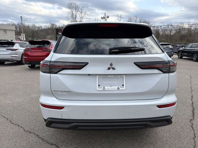 2026 Mitsubishi Outlander ES