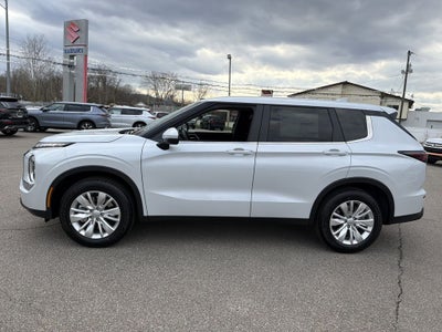 2026 Mitsubishi Outlander ES