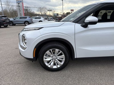 2026 Mitsubishi Outlander ES