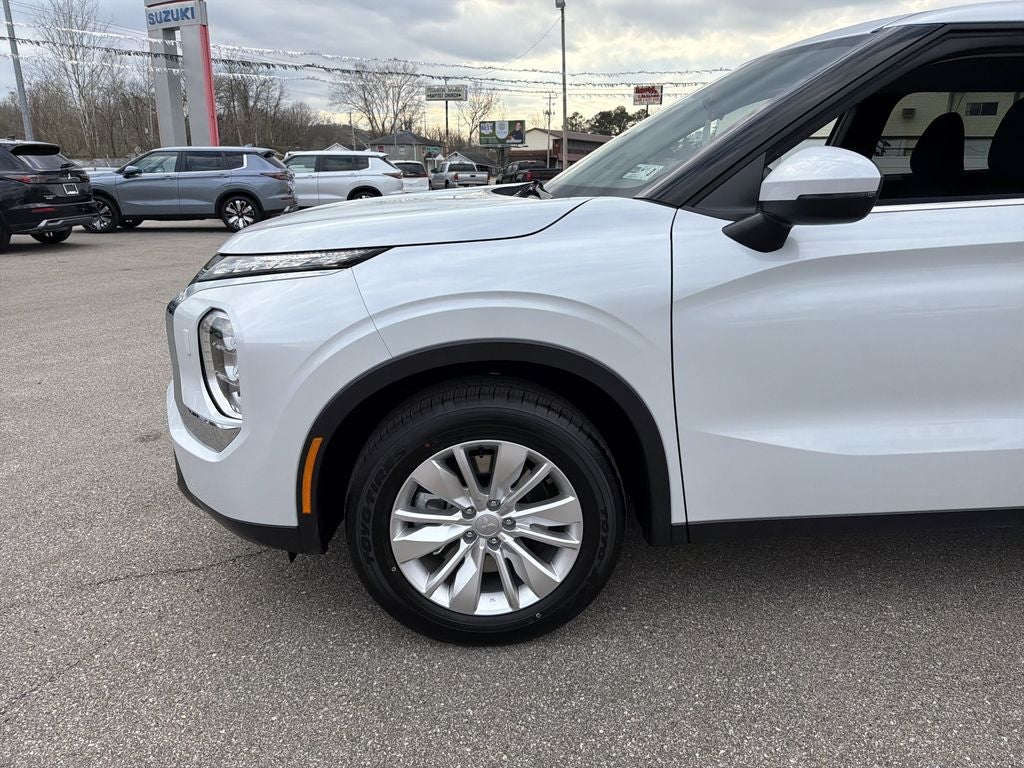 2026 Mitsubishi Outlander ES