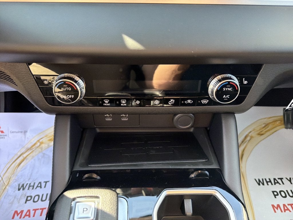 2026 Mitsubishi Outlander ES