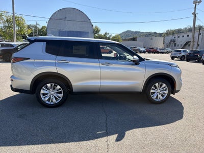 2026 Mitsubishi Outlander ES